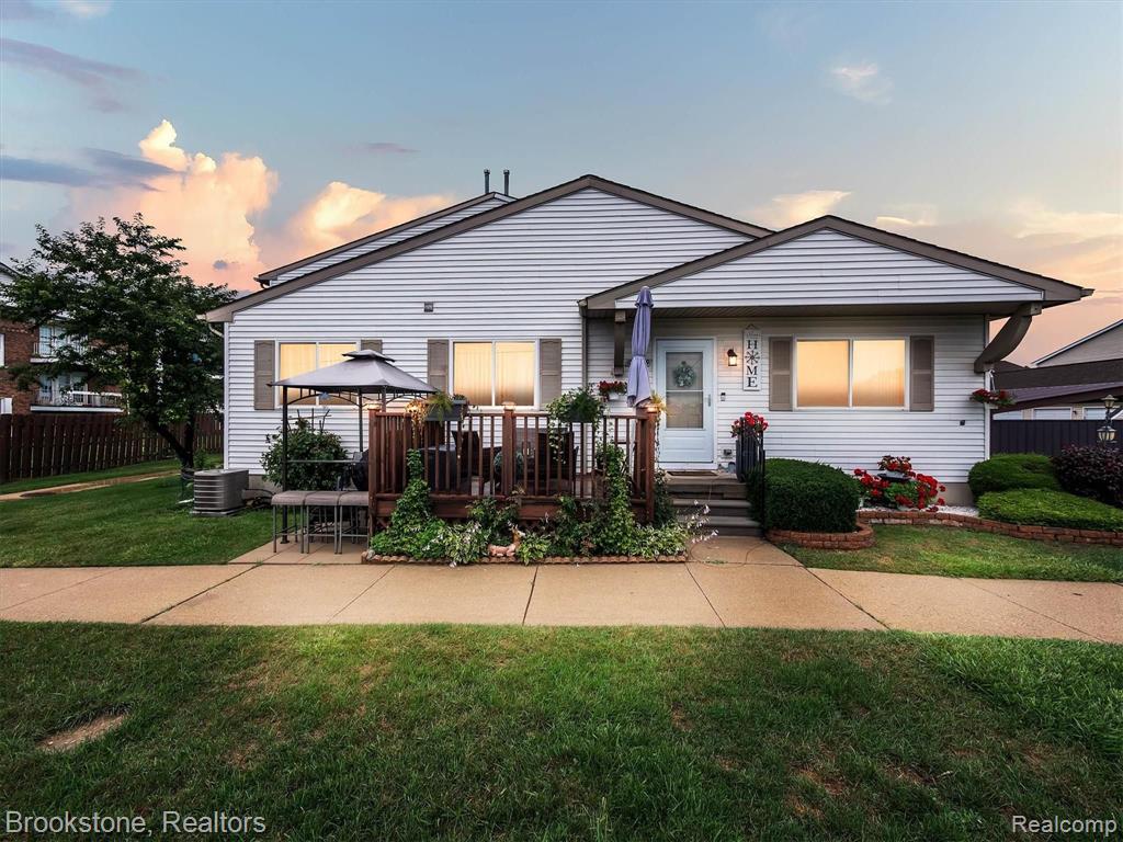 28159 Raleigh Crescent Drive, Unit 93 Chesterfield, MI 48051 - Photo 1 of 15