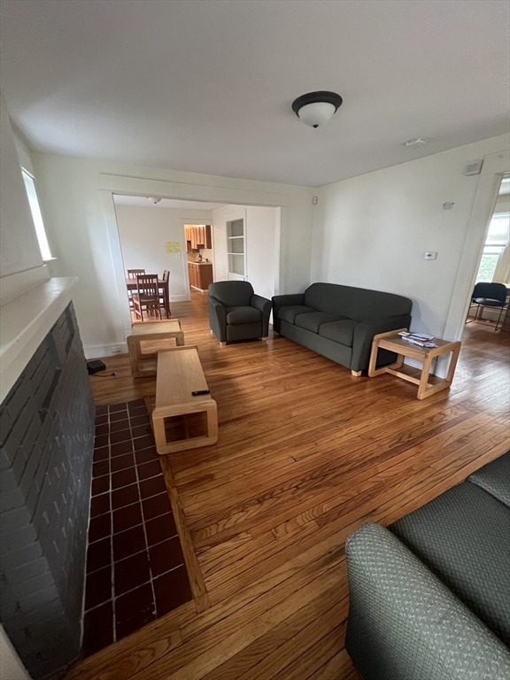 183 Middlesex Street Springfield, MA 01109 - Photo 10 of 41 Gallery Image 10