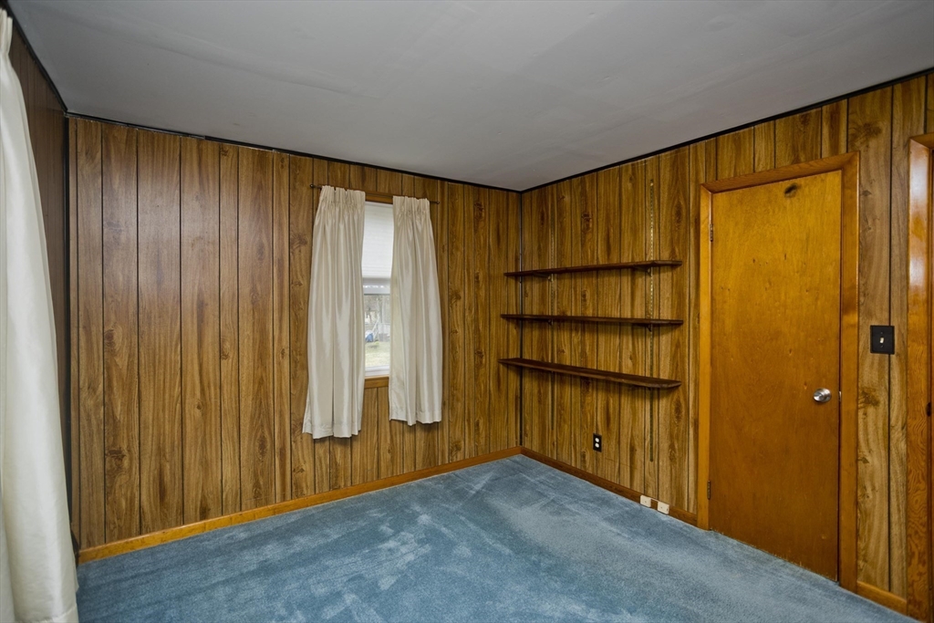 14 Tumbleweed Road Springfield, MA 01109 - Photo 18 of 28 an empty room with closet window