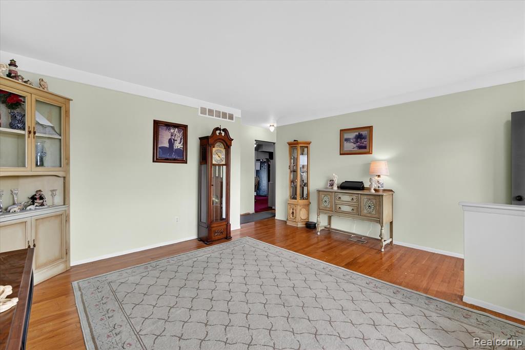 25046 Chestnut Street Taylor, MI 48180 - Photo 7 of 45