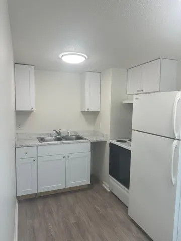 $1,000 | 210 West 8th Avenue, Unit A, Tallahassee, FL 32303