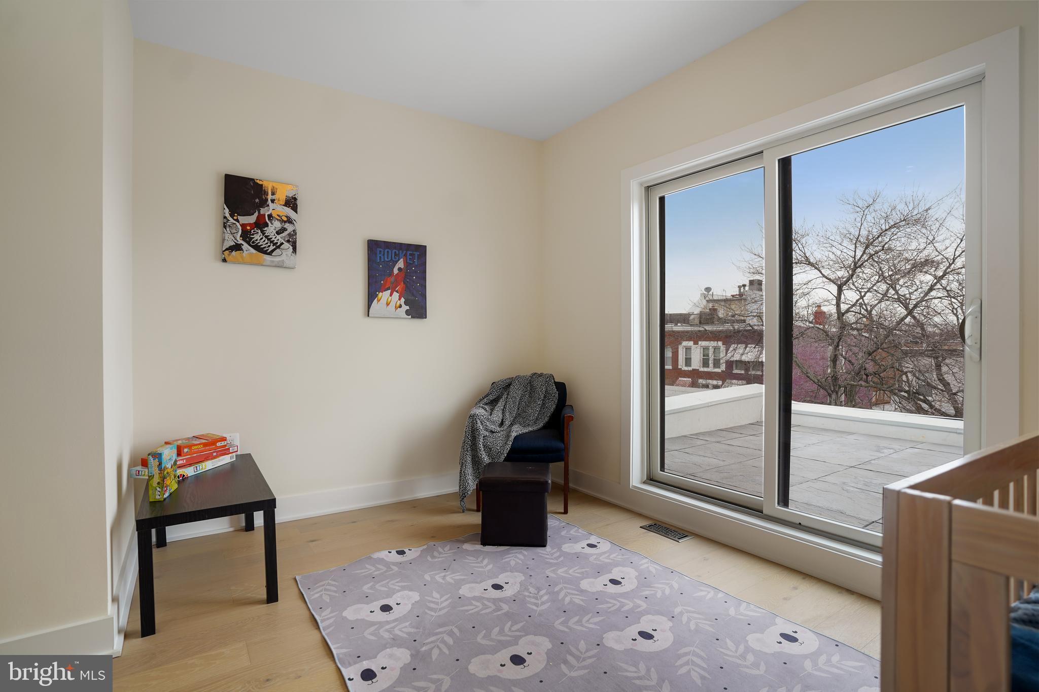 329 16th Street Southeast Washington, DC 20003 - Photo 18 of 39 a workspace with furniture and window