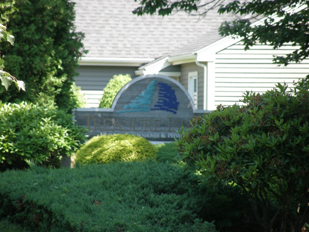 405 Treasure Island Road, Unit 405 Webster, MA 01570 - Photo 6 of 30 Gallery Image 6