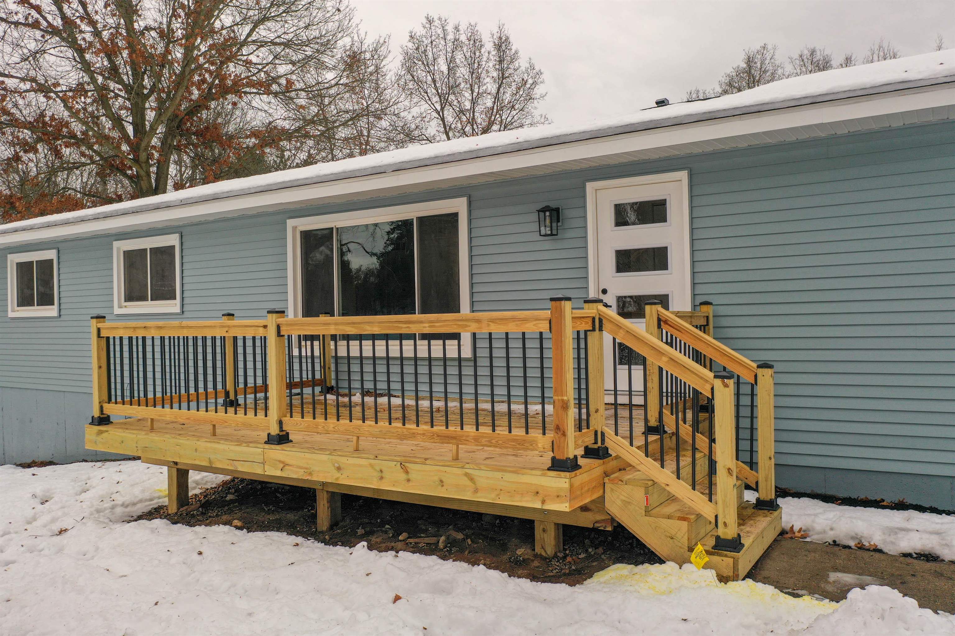9550 Colgate Clarkston, MI 48348 - Photo 2 of 24 50196406-53f66927-f415-412b-bc41-50ee2eca2725.JPG