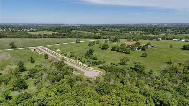 $925,000 | 5201 West 188th Terrace, Stilwell, KS 66085