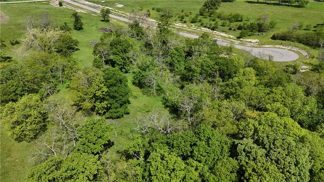 $925,000 | 5201 West 188th Terrace, Stilwell, KS 66085