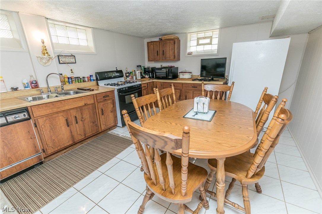 4851 Ridge Road Cleveland, OH 44144 - Photo 28 of 35 Gallery Image 28