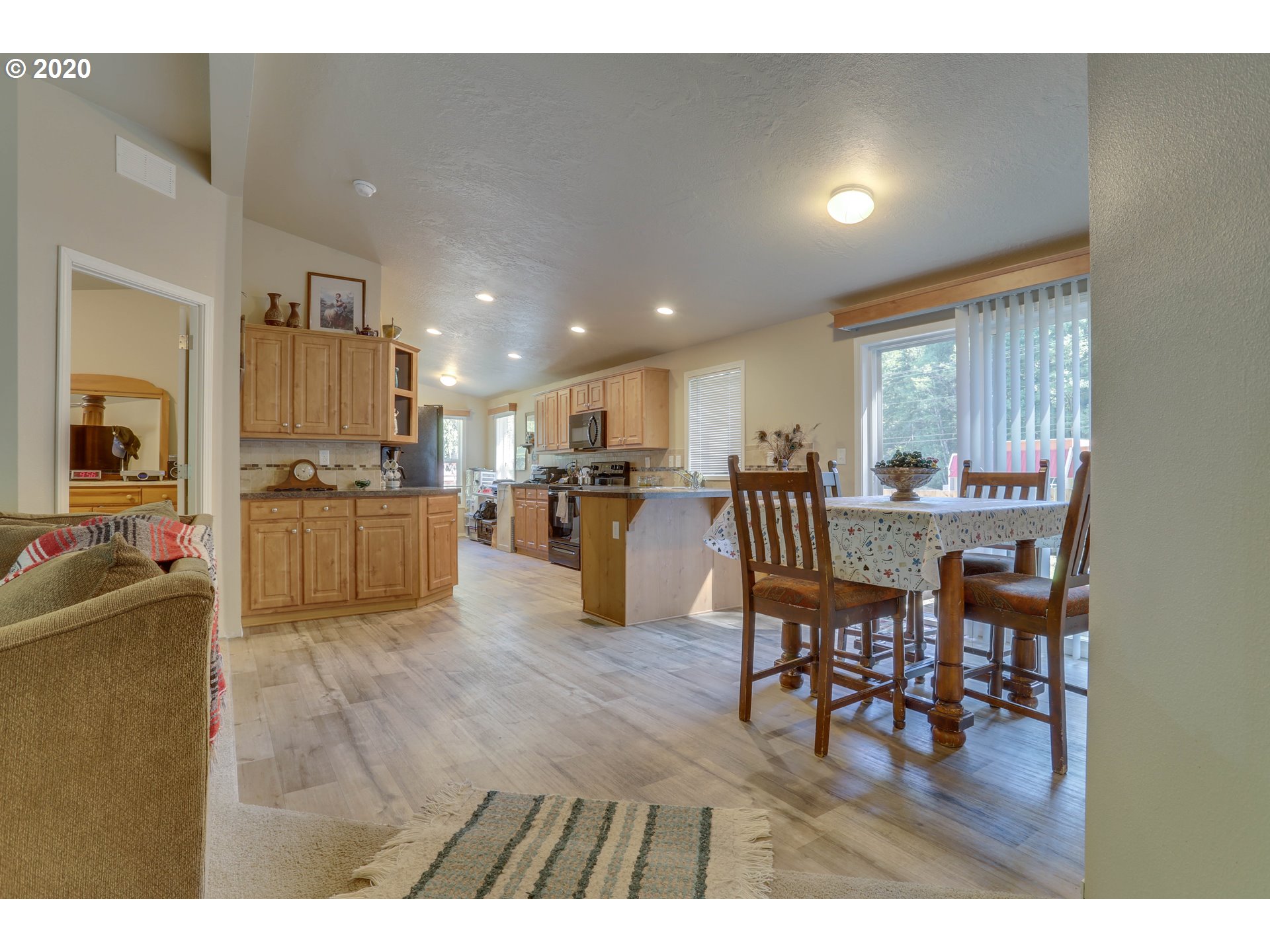 73390 Highway 26 Rhododendron, OR 97049 - Photo 4 of 32
