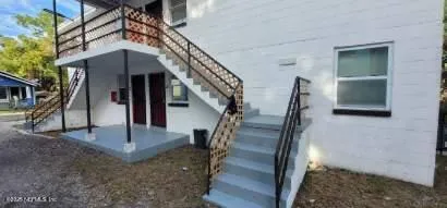 a view of entryway and hall