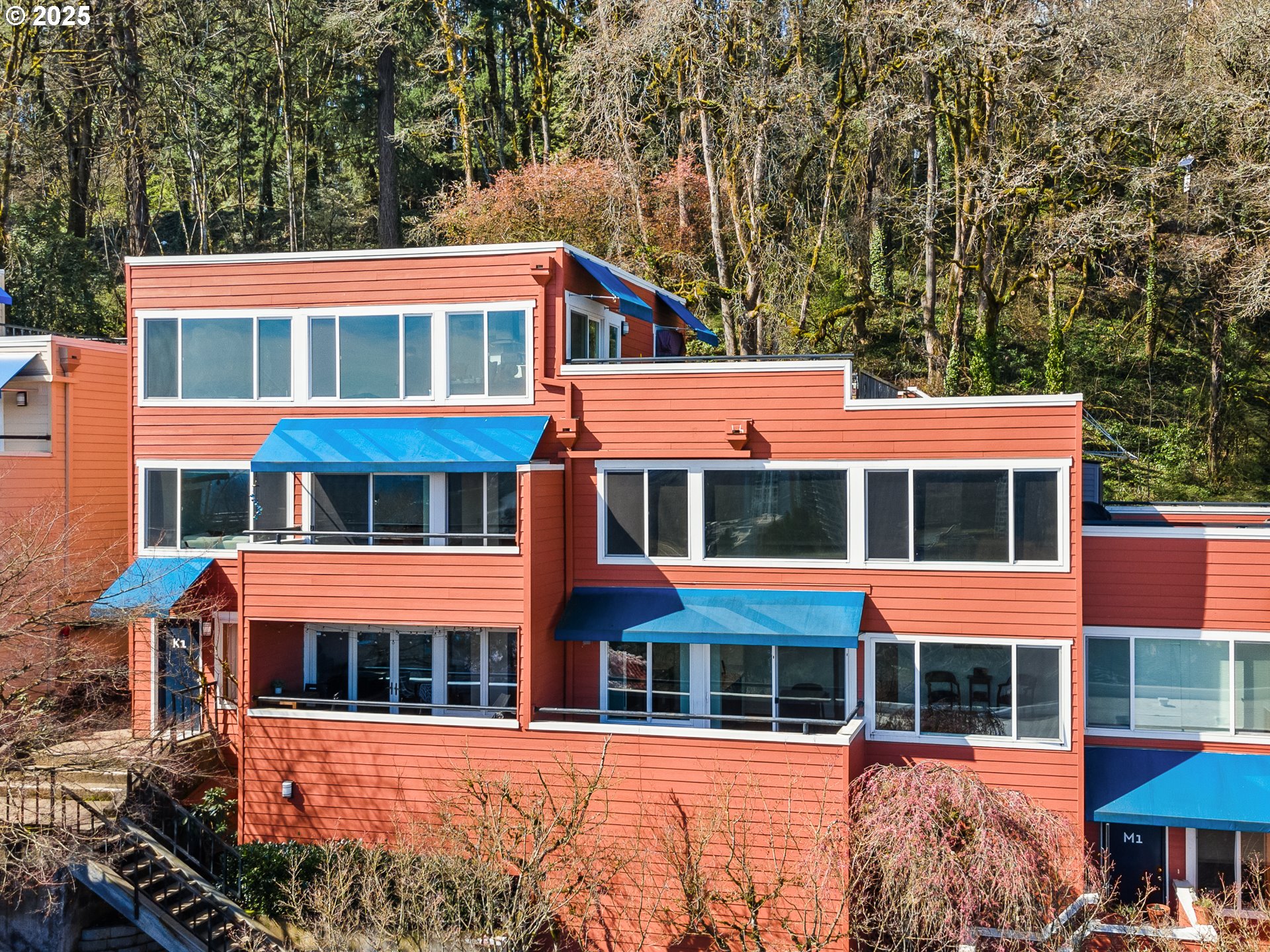 3701 Southwest Condor Avenue, Unit L1 Portland, OR 97239 - Photo 1 of 33 Gallery Image 1