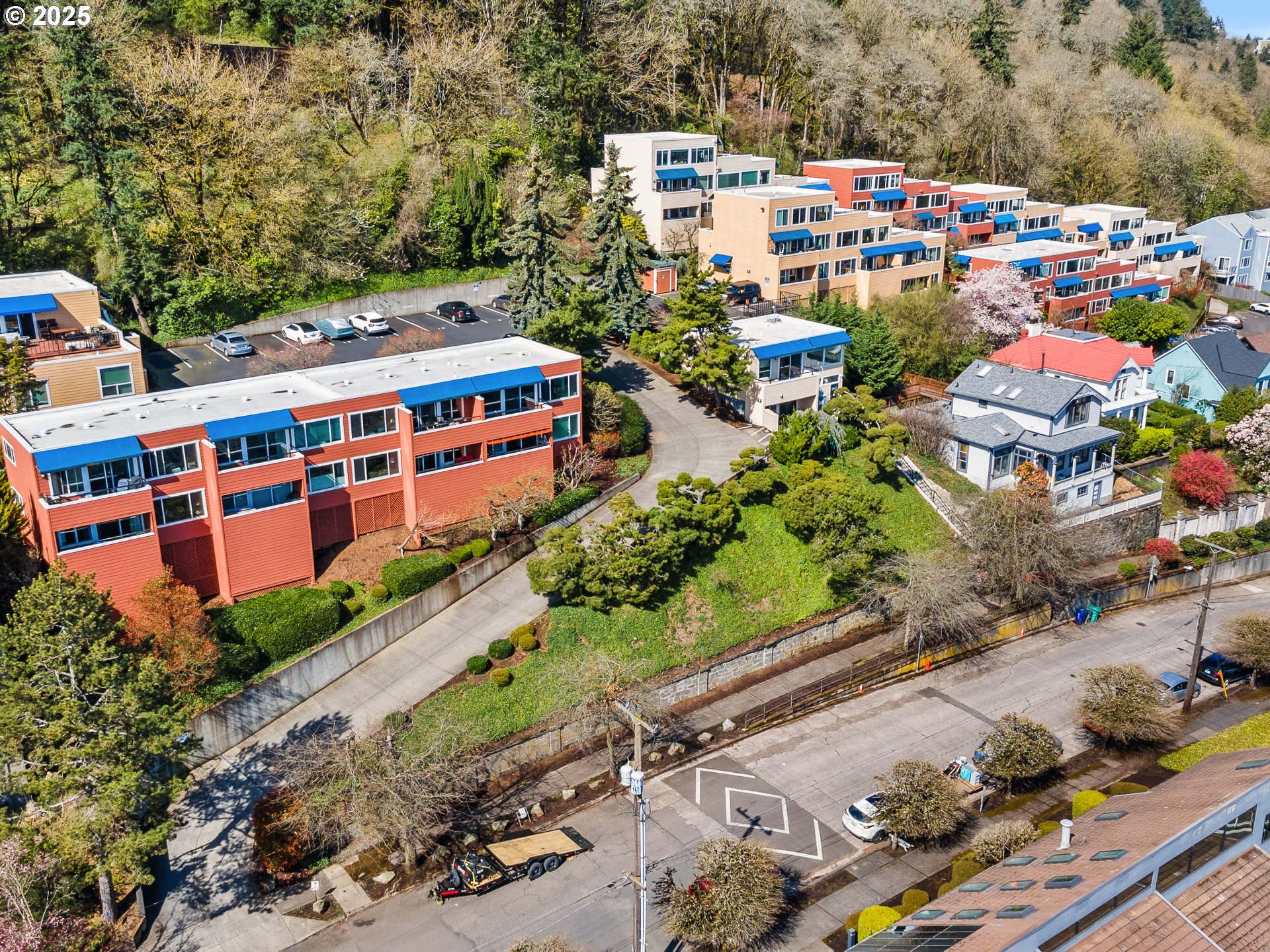 3701 Southwest Condor Avenue, Unit L1 Portland, OR 97239 - Photo 11 of 33 Gallery Image 11
