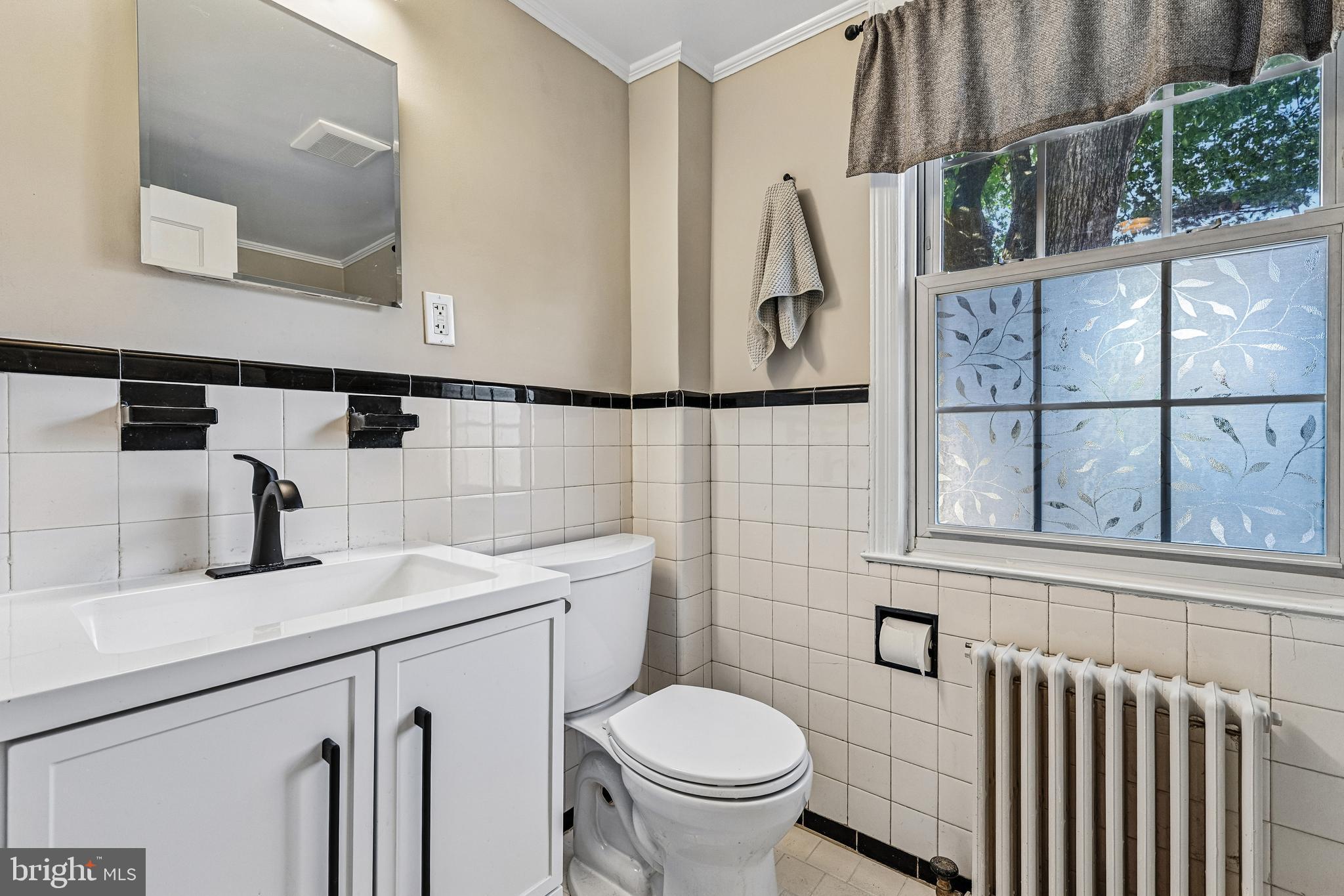 2223 Washington Avenue, Unit 103 Silver Spring, MD 20910 - Photo 16 of 20 Bathroom