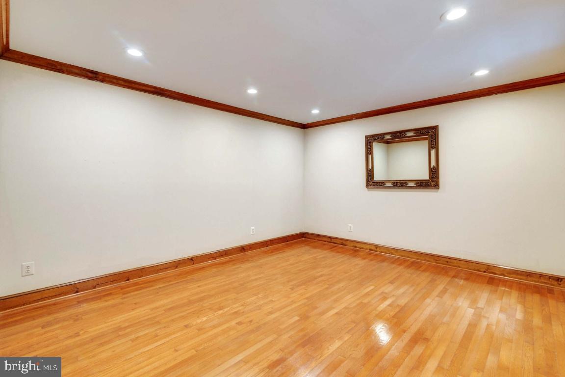 13613 Bethel Road Manassas, VA 20112 - Photo 20 of 66 Formal LR w/recessed lighting & crown molding