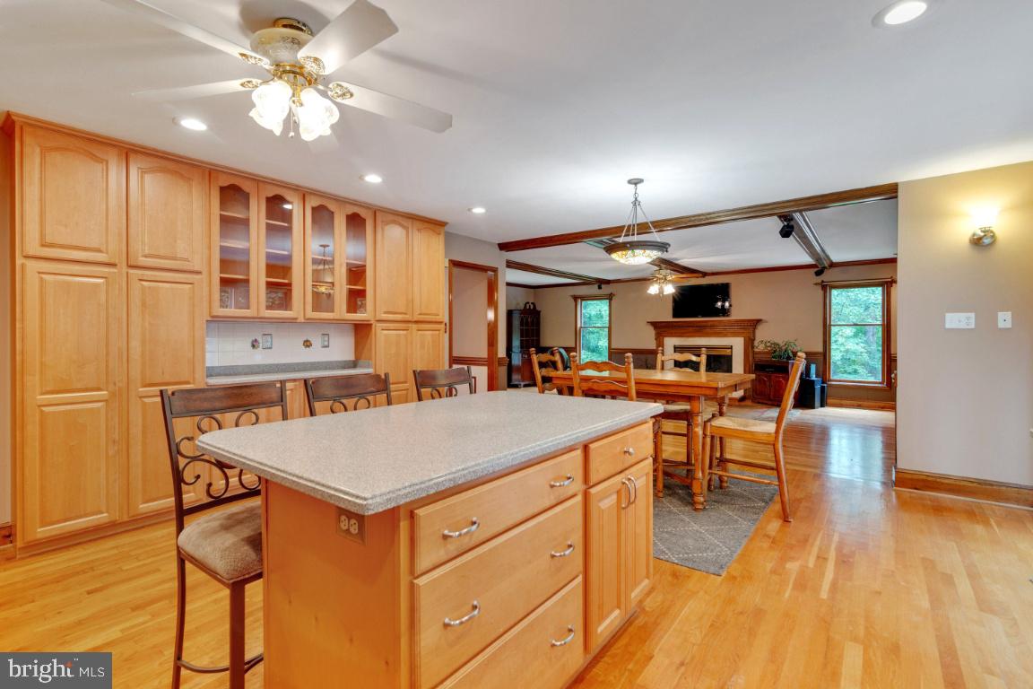 13613 Bethel Road Manassas, VA 20112 - Photo 26 of 66 Look at all those cabinents!