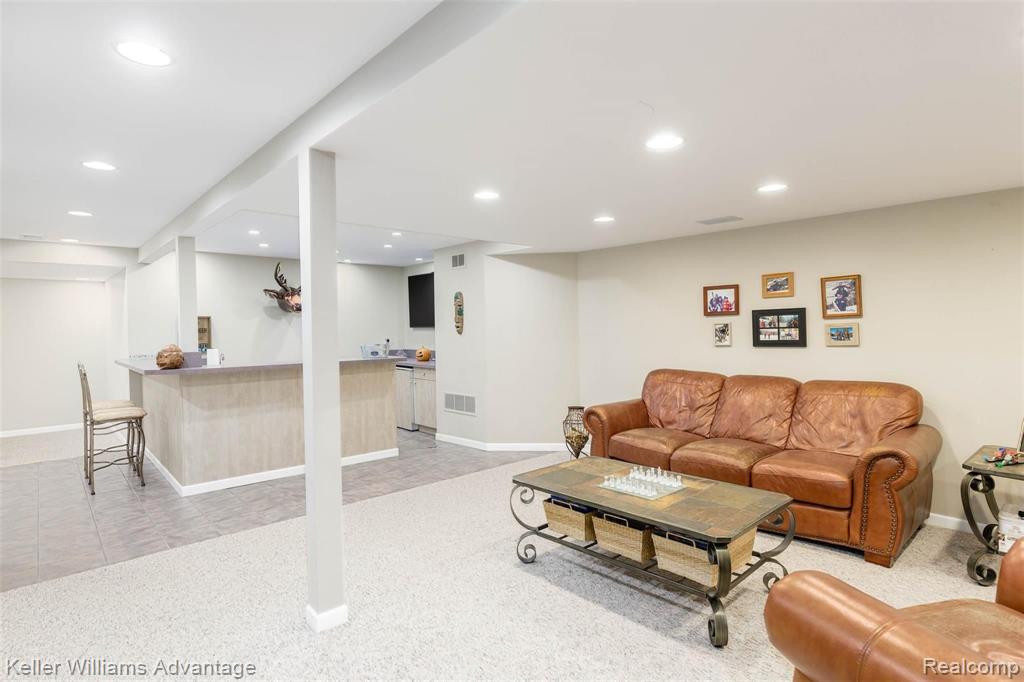 25325 Rutledge Crossing Farmington Hills, MI 48335 - Photo 35 of 56