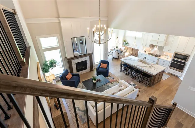 $704,775 | 18612 Mohawk Lane, Overland Park, KS 66085