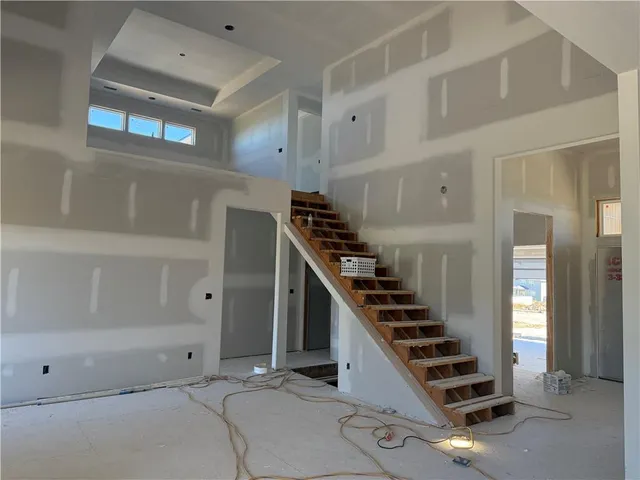 $704,775 | 18612 Mohawk Lane, Overland Park, KS 66085