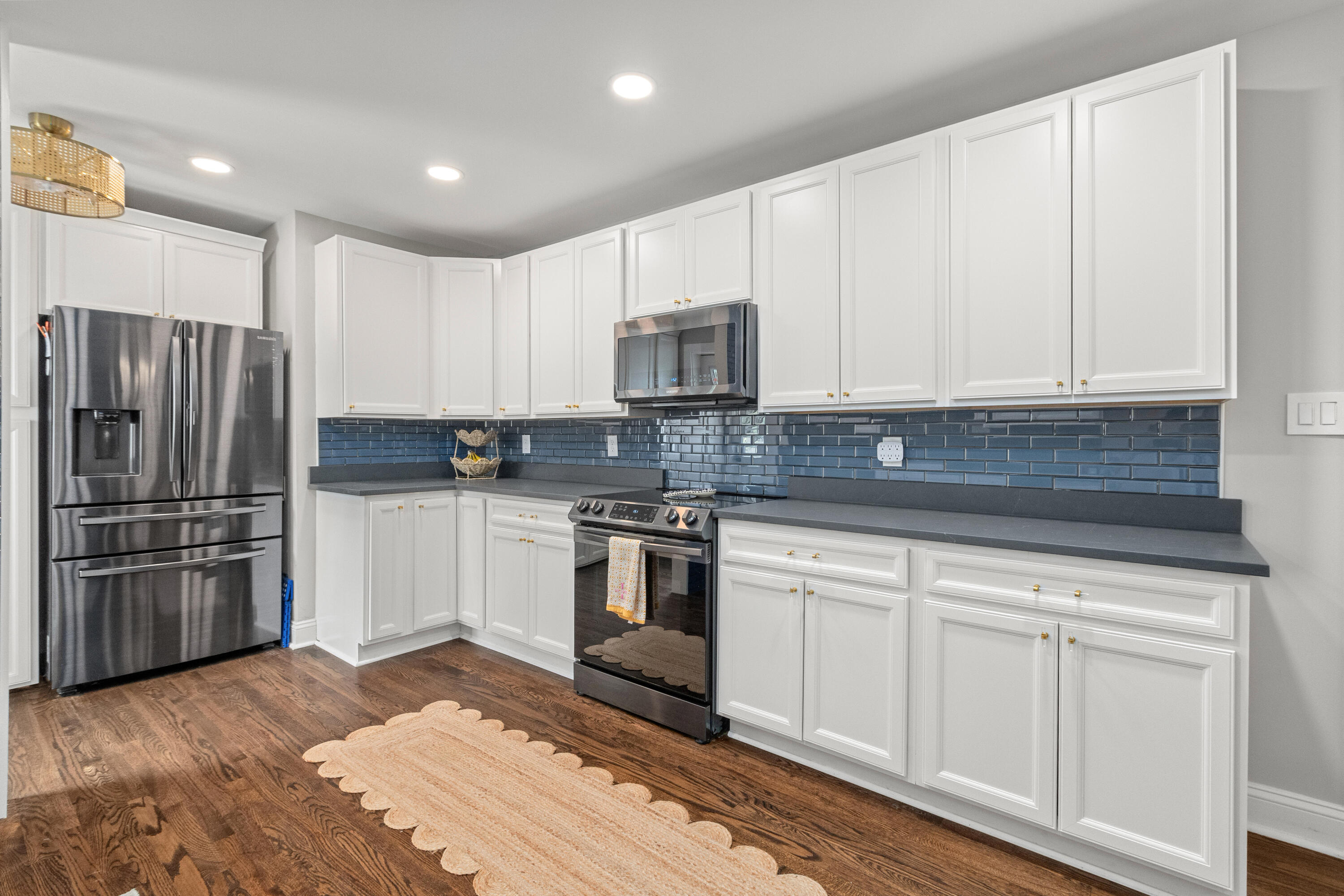 1126 Pleasant Pines Street Mount Pleasant, SC 29464 - Photo 11 of 43 1126Pleasantpines-CasaVerdeMediaLLC40