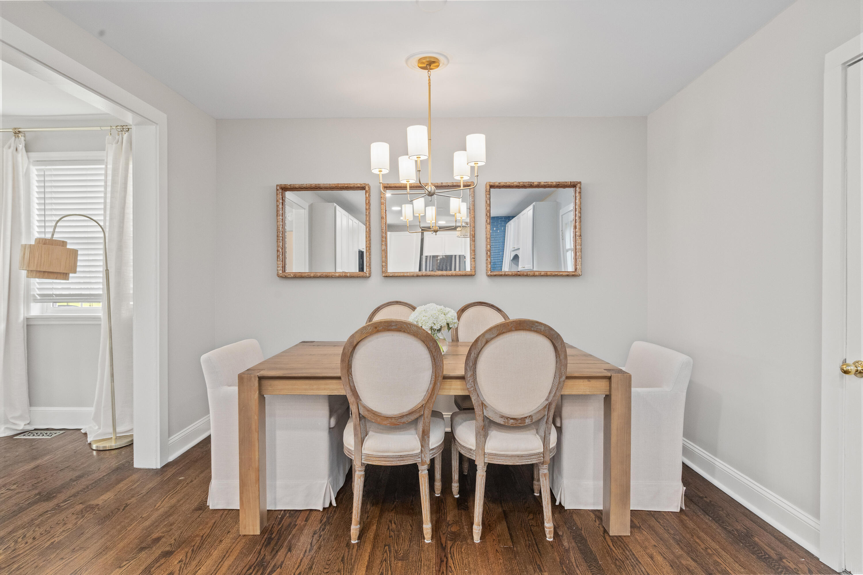 1126 Pleasant Pines Street Mount Pleasant, SC 29464 - Photo 14 of 43 1126Pleasantpines-CasaVerdeMediaLLC44