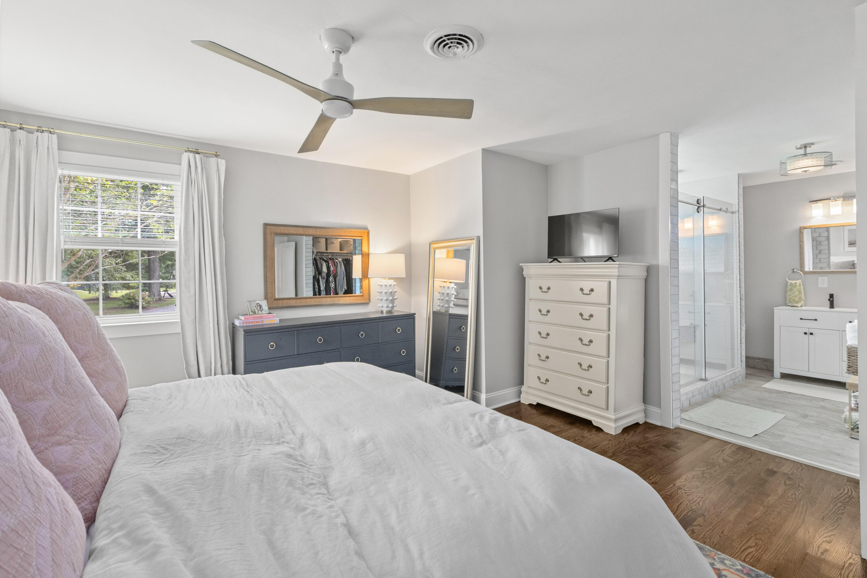 1126 Pleasant Pines Street Mount Pleasant, SC 29464 - Photo 25 of 43 1126Pleasantpines-CasaVerdeMediaLLC29