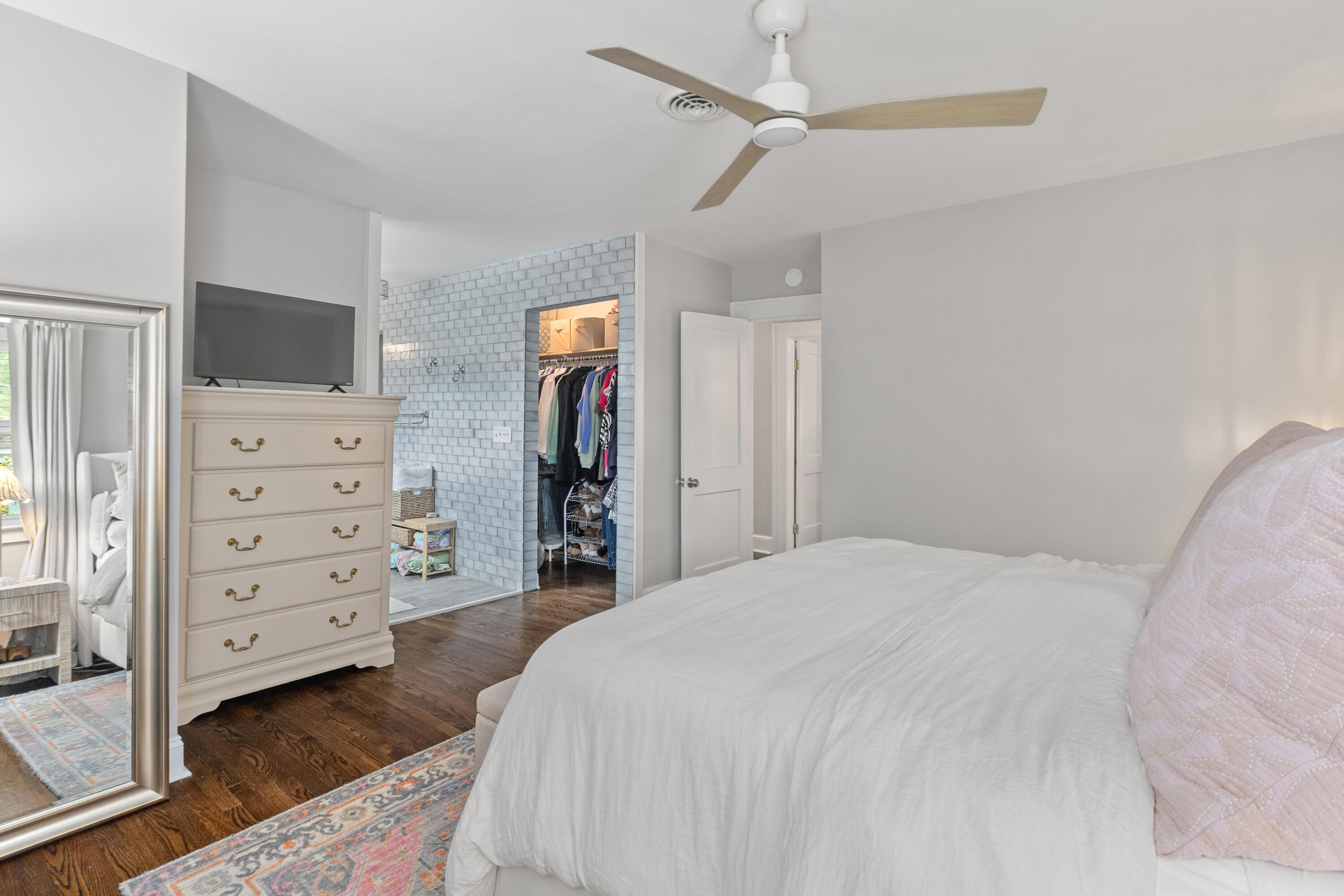 1126 Pleasant Pines Street Mount Pleasant, SC 29464 - Photo 29 of 43 1126Pleasantpines-CasaVerdeMediaLLC30