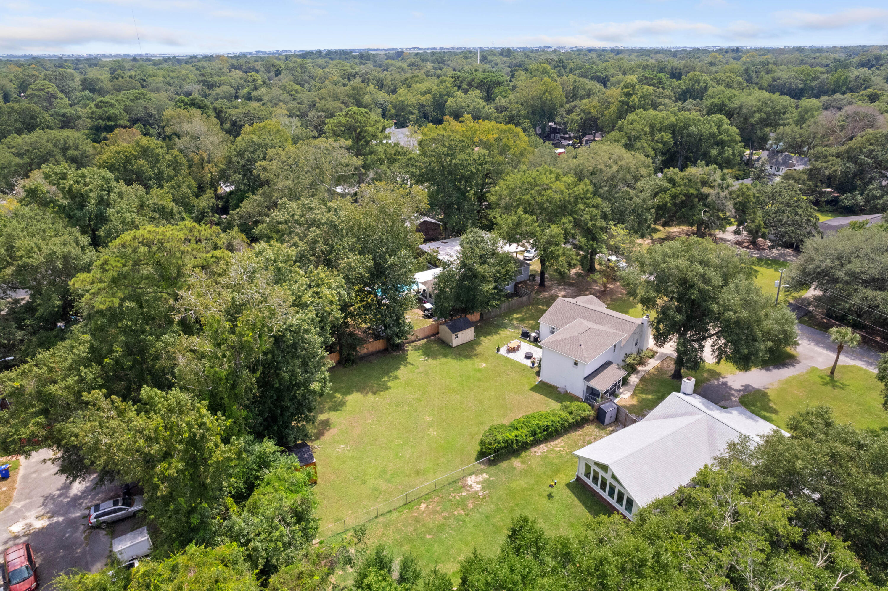 1126 Pleasant Pines Street Mount Pleasant, SC 29464 - Photo 39 of 43 1126Pleasantpines-CasaVerdeMediaLLC6