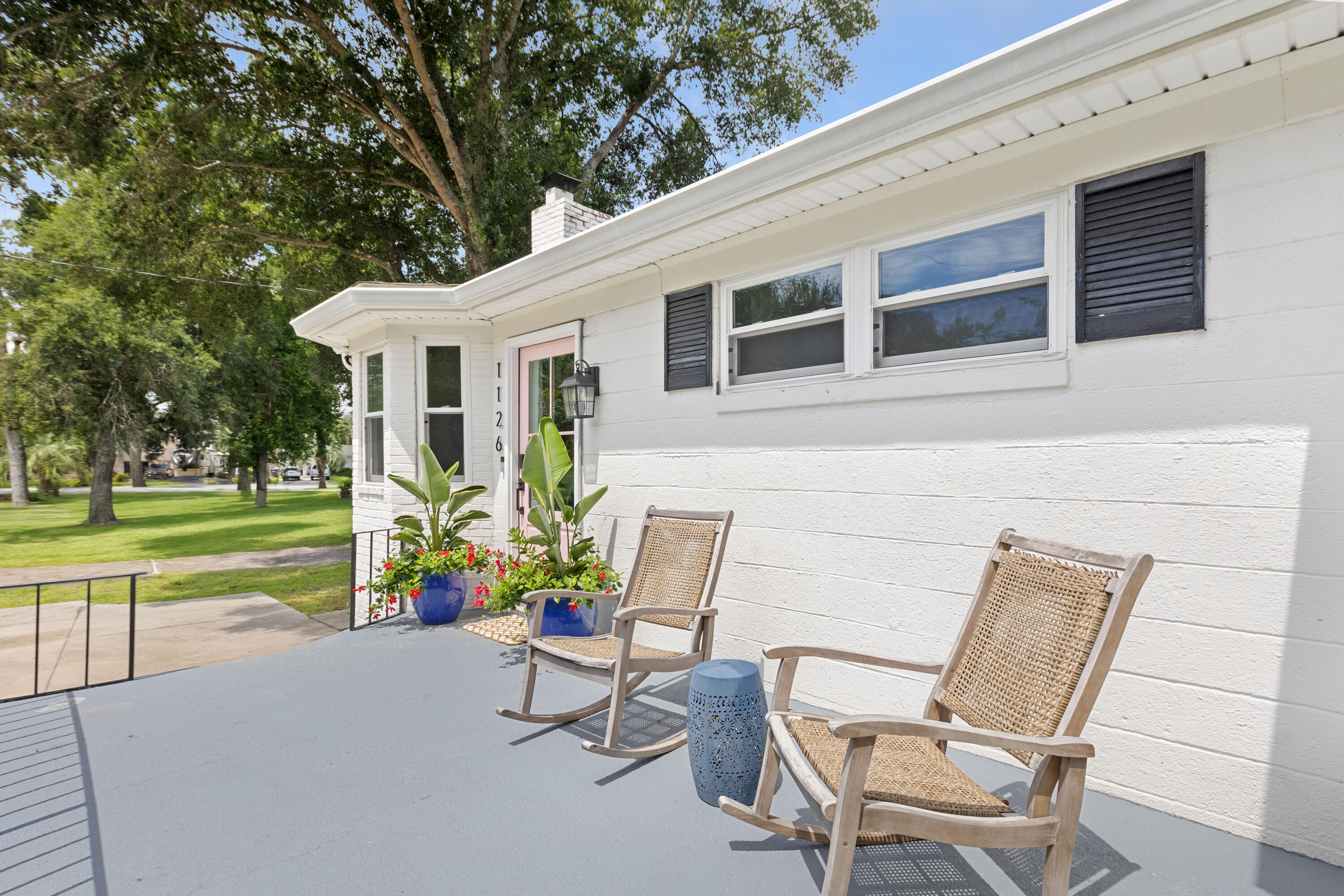 1126 Pleasant Pines Street Mount Pleasant, SC 29464 - Photo 4 of 43 1126Pleasantpines-CasaVerdeMediaLLC8