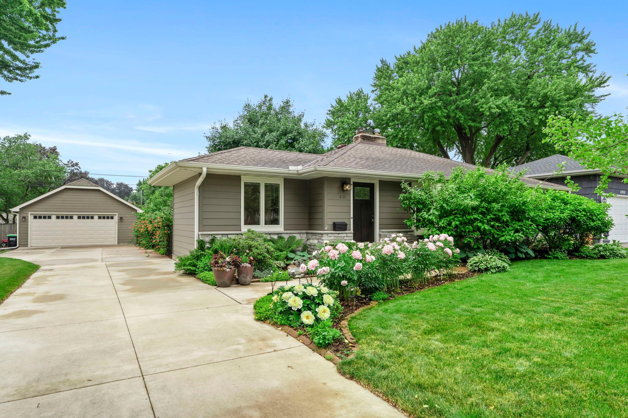 4705 Valley View Road Edina, MN 55424 - Photo 1 of 39
