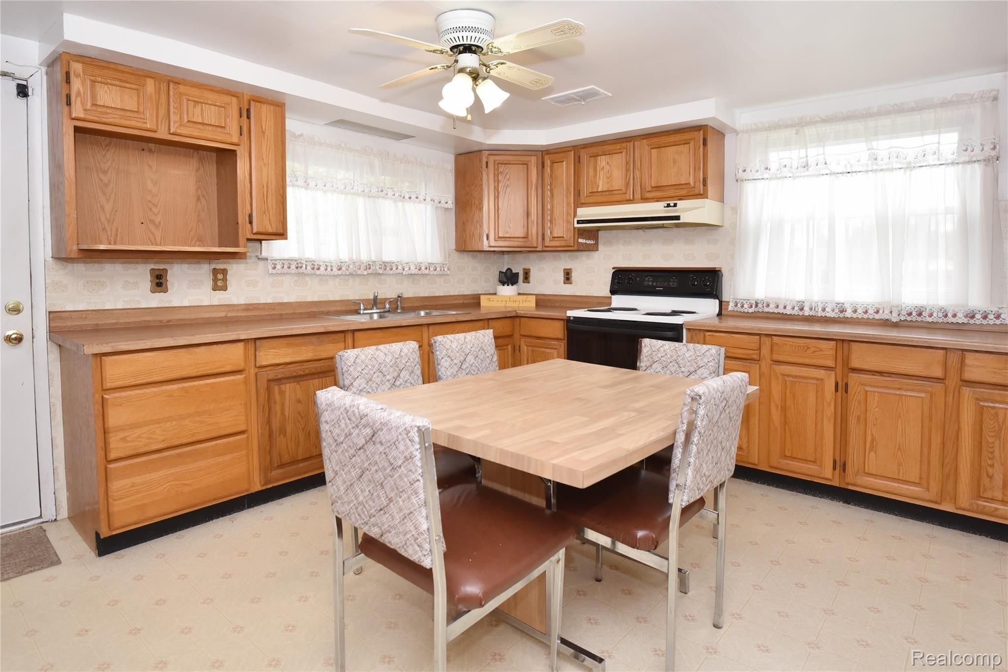 3155 Melvin Avenue Rochester, MI 48307 - Photo 12 of 26 3155 Melvin_12.JPG