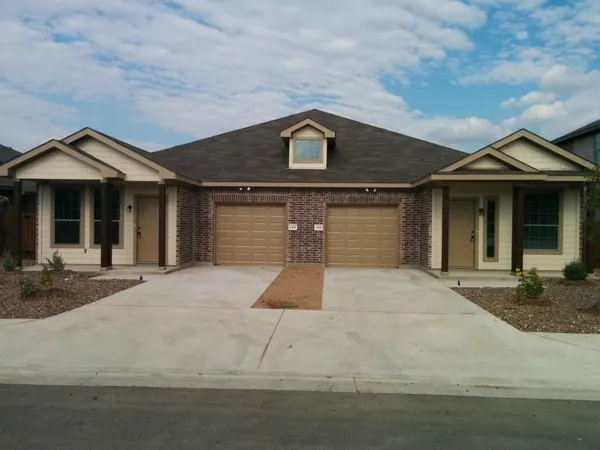 $1,695 | 155 Creekside Villa Drive, Kyle, TX 78640