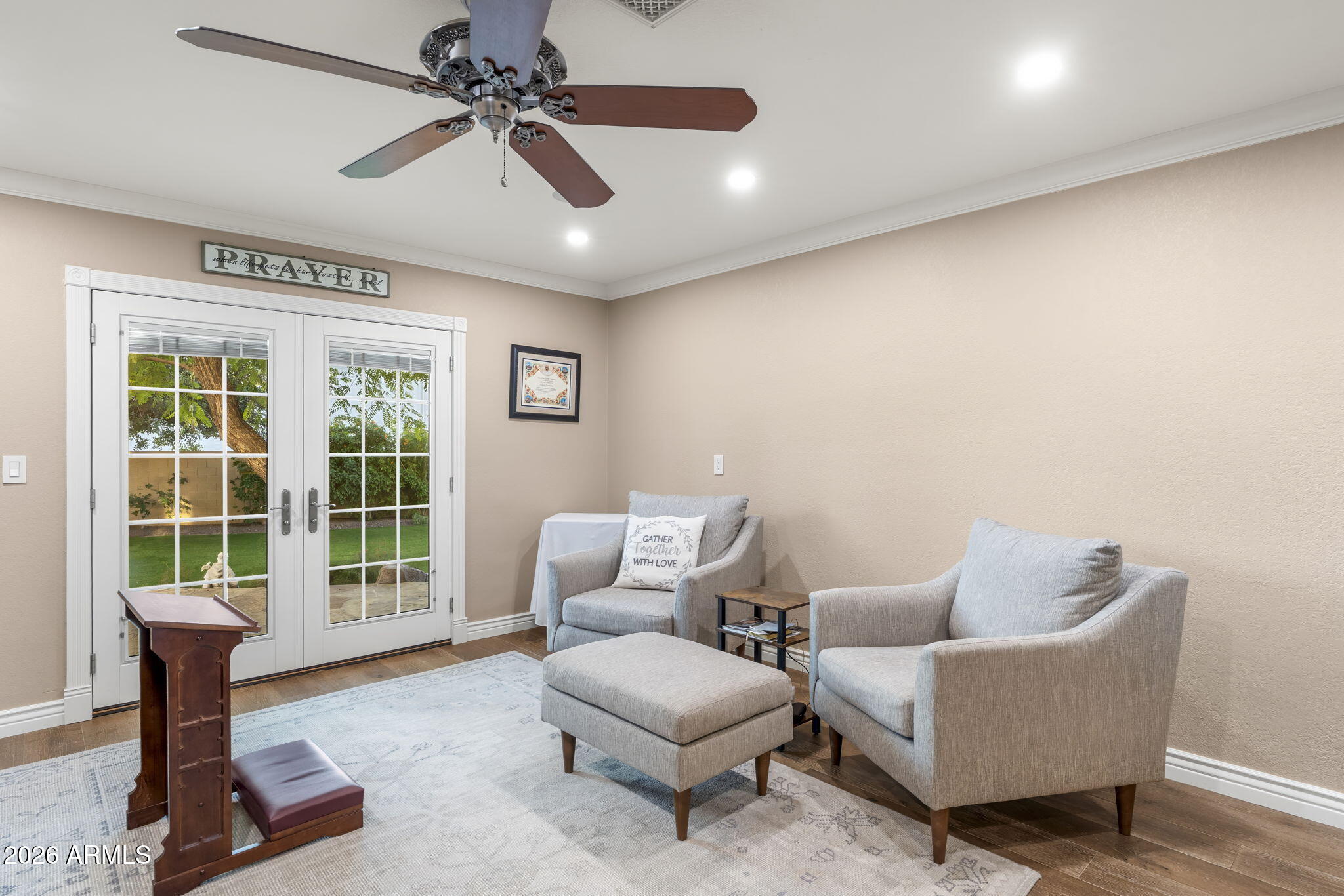 4945 East Cheery Lynn Road Phoenix, AZ 85018 - Photo 23 of 41 a living room with furniture and a window