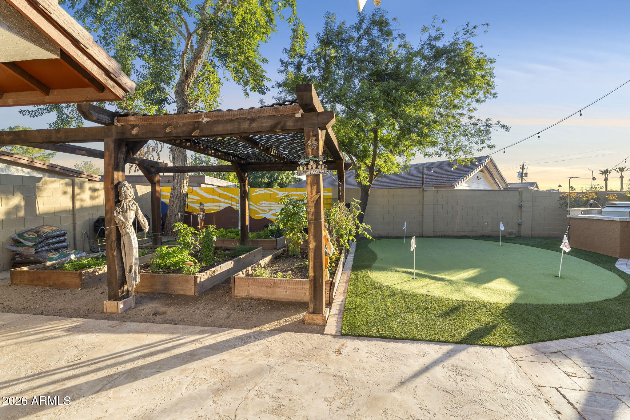 4945 East Cheery Lynn Road Phoenix, AZ 85018 - Photo 31 of 41 Garden & Golf