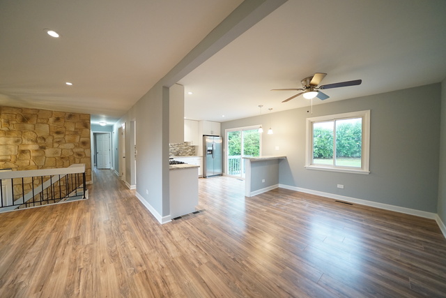 29W222 Wagner Road Naperville, IL 60564 - Photo 4 of 40