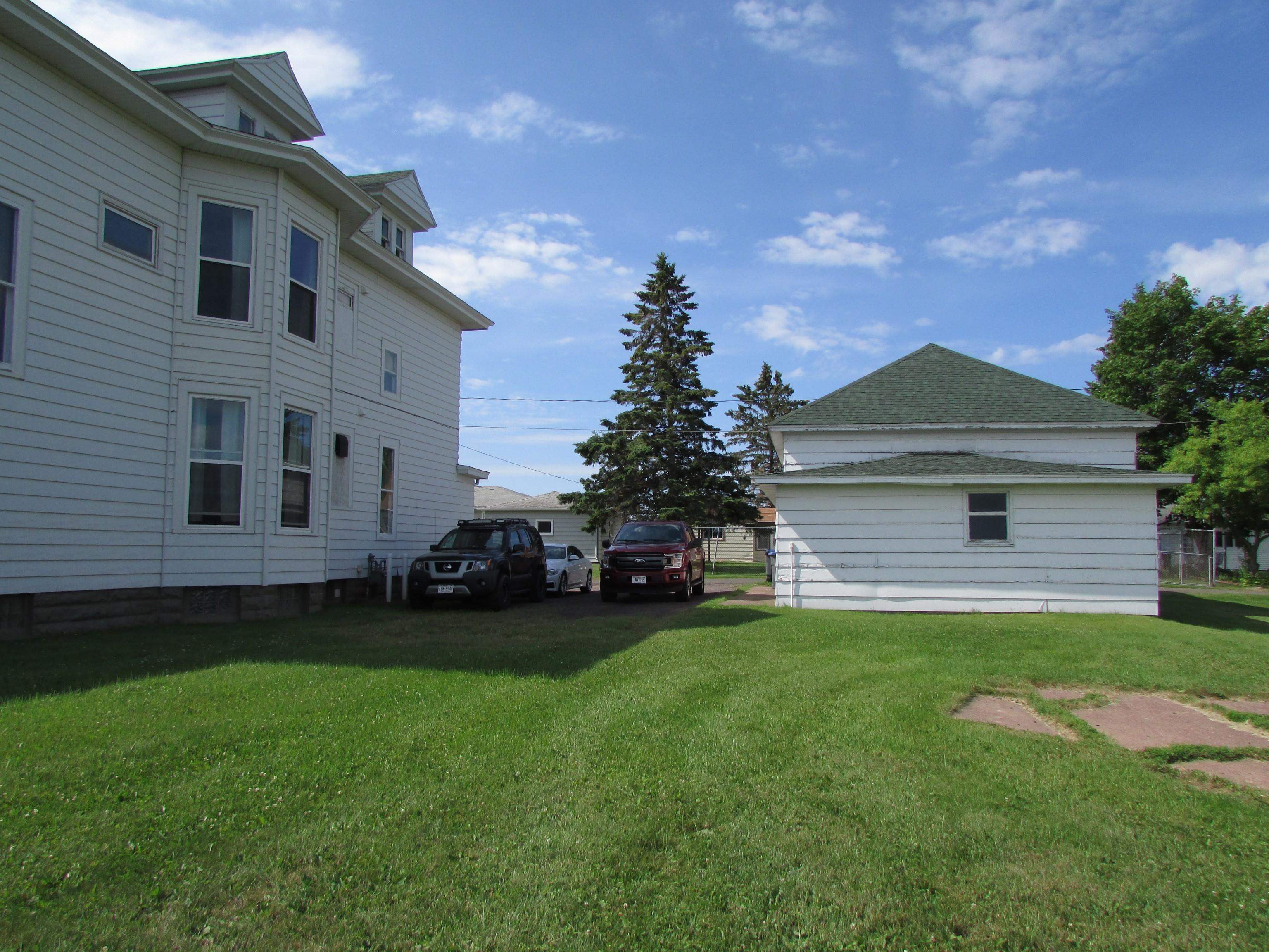 1212 East 2nd Street Superior, WI 54880 - Photo 19 of 19 View of yard