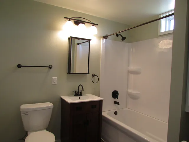 $1,325 | 1212 East 2nd Street, Superior, WI 54880