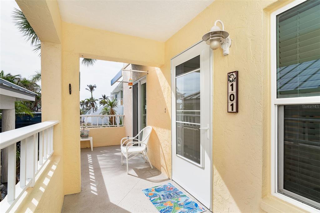 2424 Placida Road, Unit C101 Englewood, FL 34224 - Photo 9 of 65 a living room with furniture