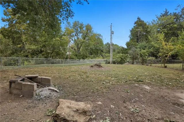 $305,000 | 1416 Southwest 3rd Street, Lee's Summit, MO 64081