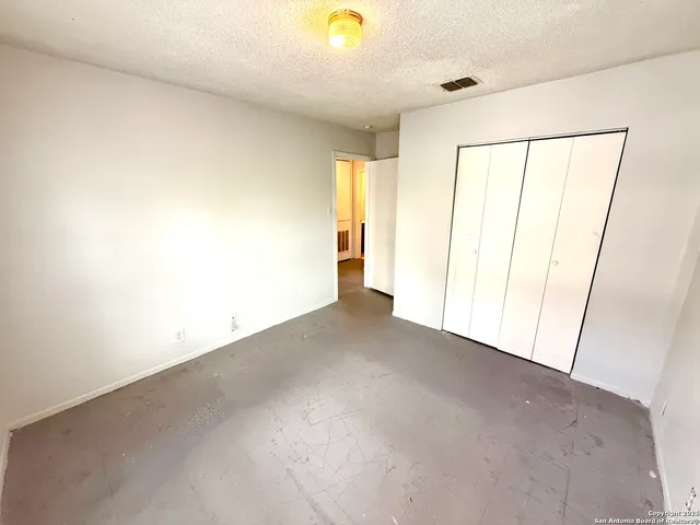 $849 | 6921 Belforest, San Antonio, TX 78239