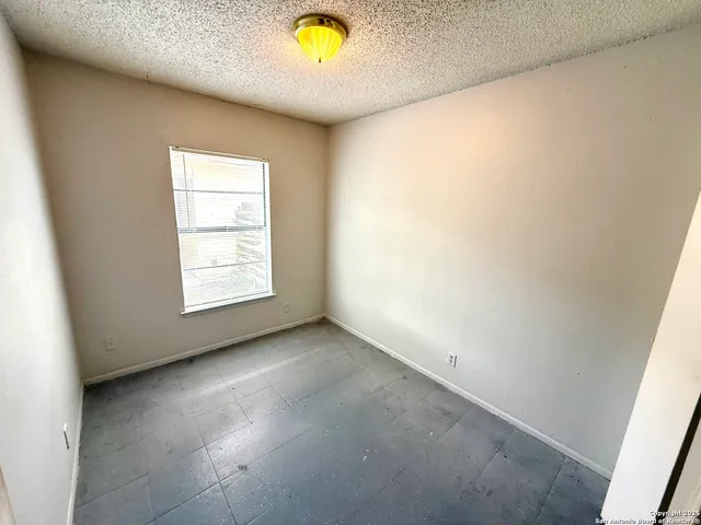 $849 | 6921 Belforest, San Antonio, TX 78239