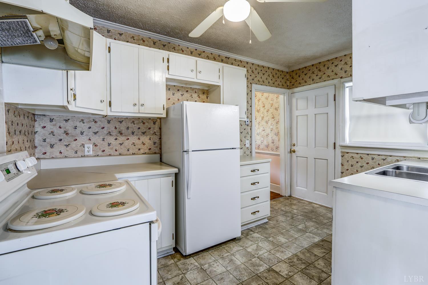 1955 Waterlick Road Lynchburg, VA 24501 - Photo 18 of 30 Kitchen