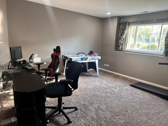 $275,000 | 2452 Daybreak Court, Unit 2452, Elgin, IL 60123