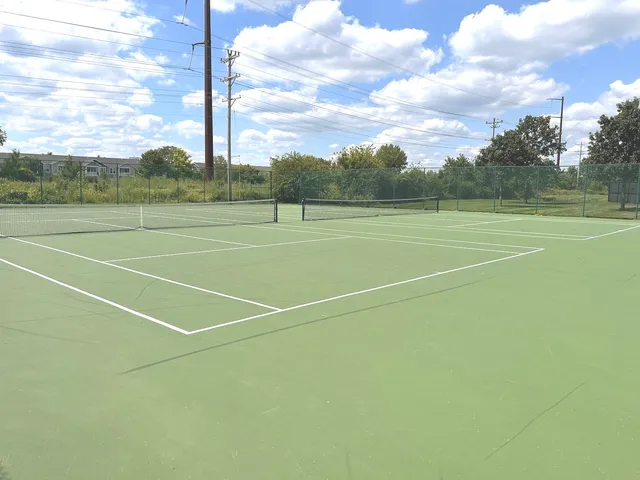 $275,000 | 2452 Daybreak Court, Unit 2452, Elgin, IL 60123