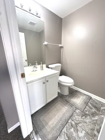 $275,000 | 2452 Daybreak Court, Unit 2452, Elgin, IL 60123