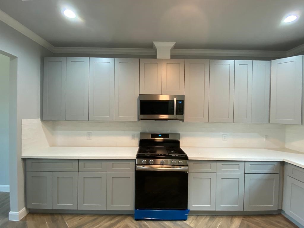 7655 Ameswood Road Houston, TX 77095 - Photo 6 of 23 Modern Kitchen