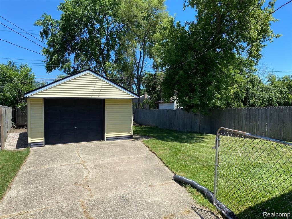 2360 Rosemont Road Berkley, MI 48072 - Photo 15 of 16