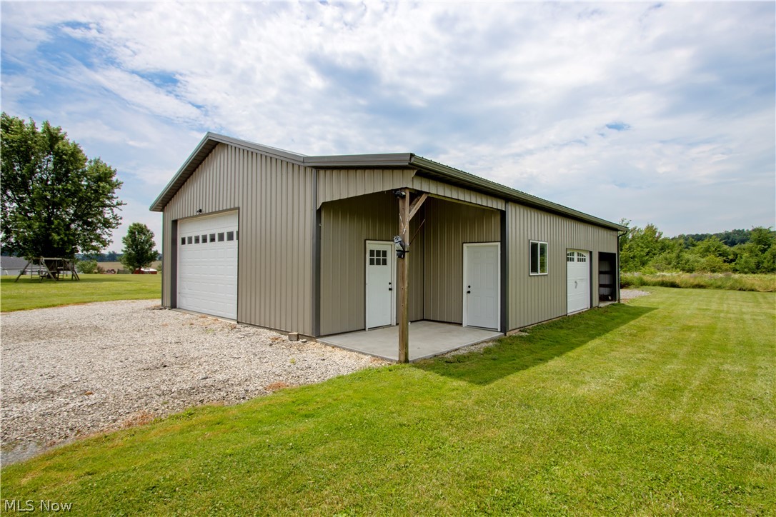 10964 Parmenter Road Burbank, OH 44214 - Photo 4 of 43