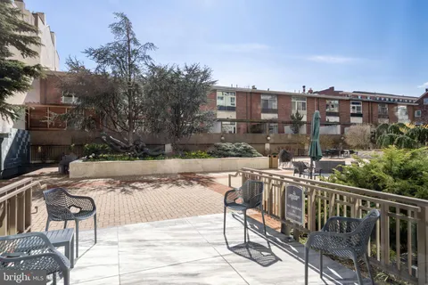 $230,000 | 604 South Washington Square, Unit 1506, Philadelphia, PA 19106