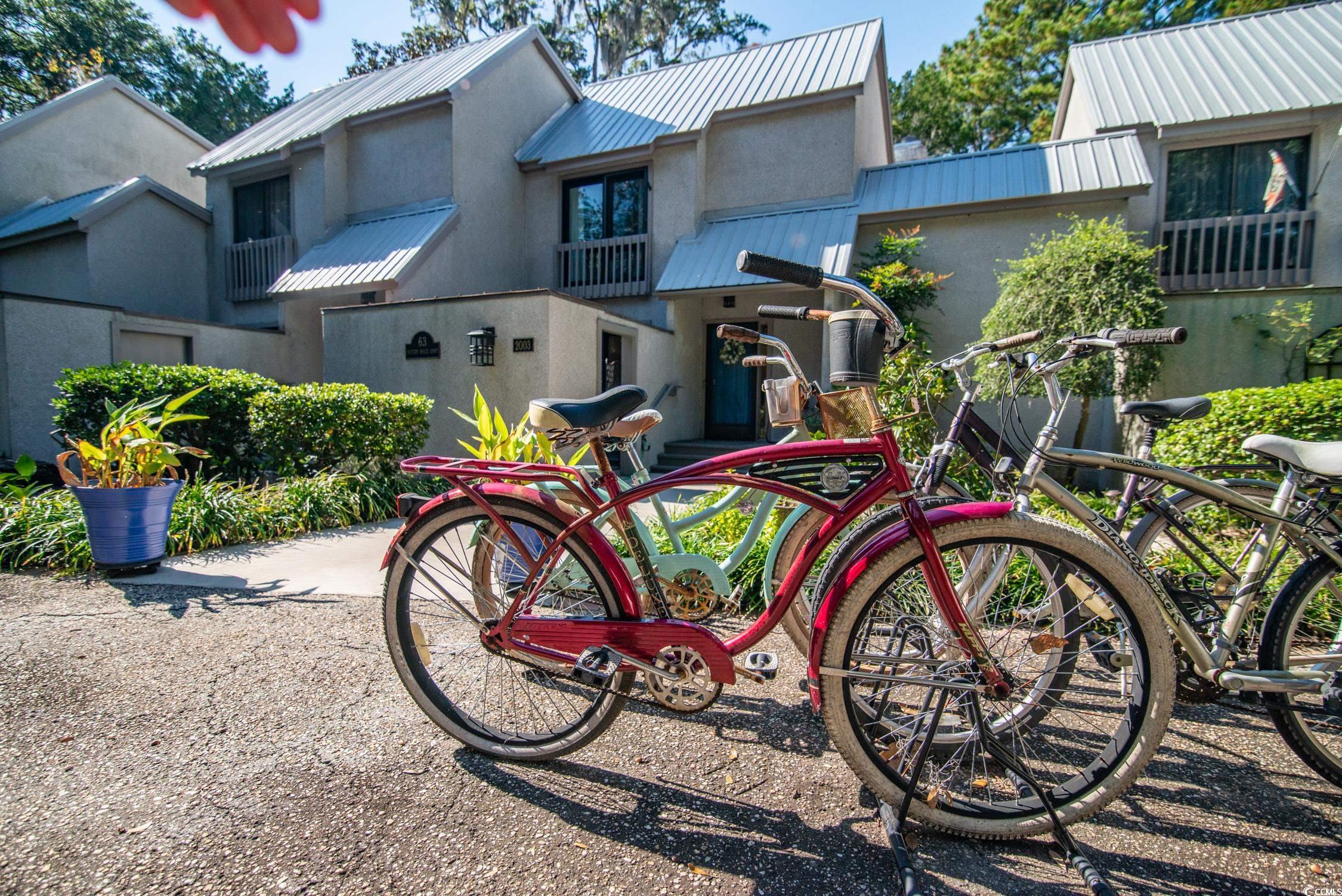 63 Battery White Court, Unit 2C Georgetown, SC 29440 - Photo 37 of 38 View of property's community featuring a balcony
