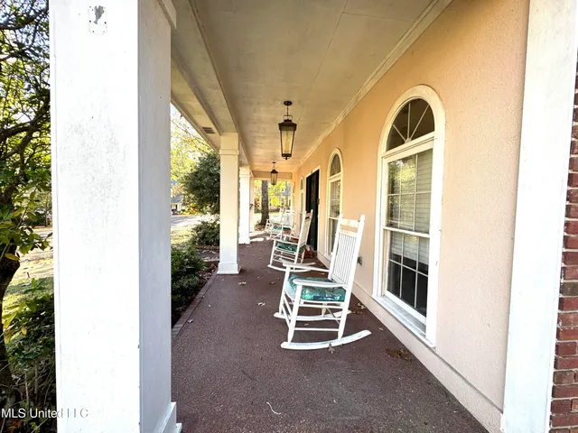 $285,000 | 427 Autumn Oak Drive, Madison, MS 39110