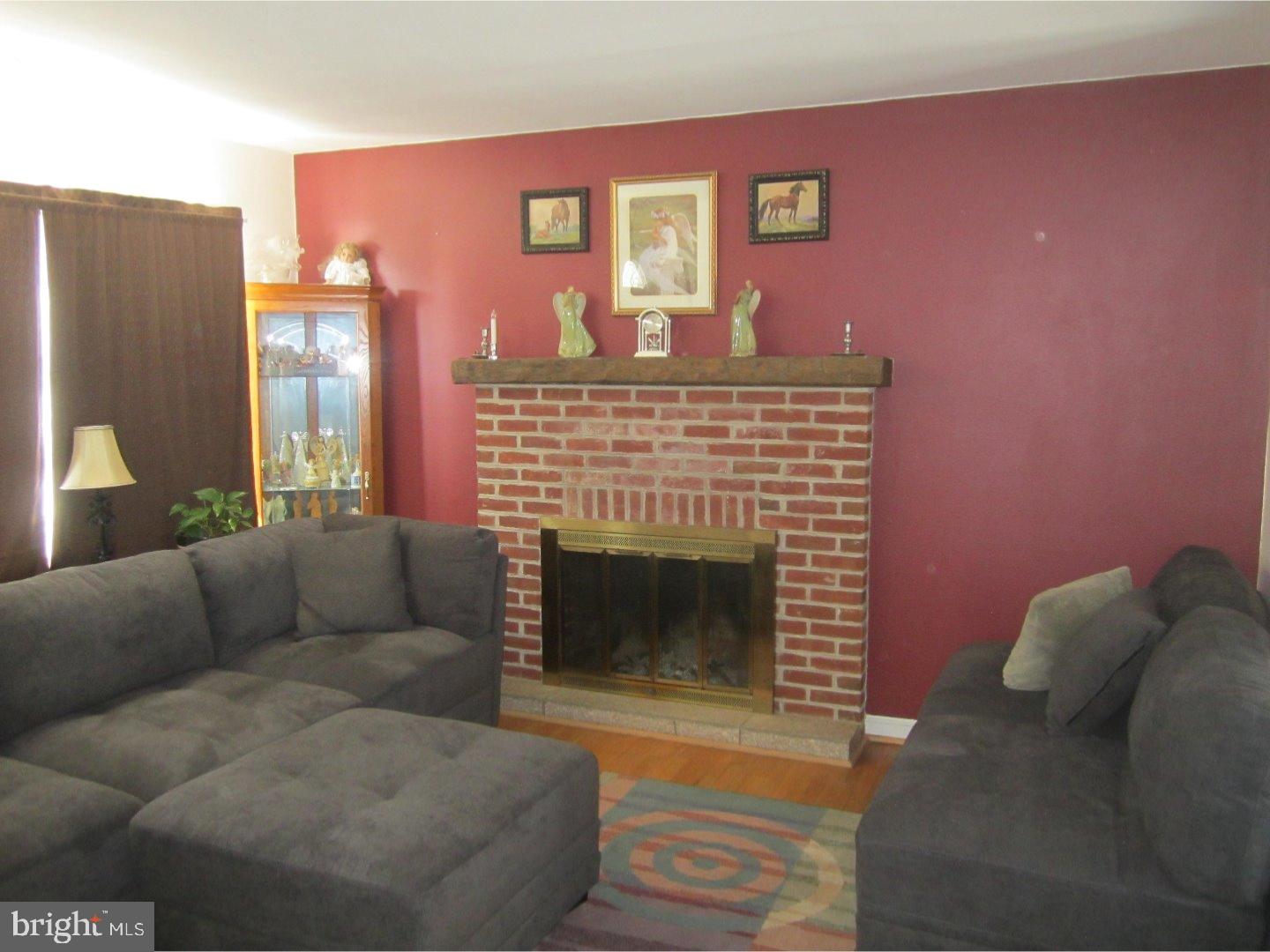 418 Willard Road Hatboro, PA 19040 - Photo 3 of 17 Gallery Image 3